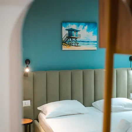 The Blue Wave Szálloda 4*